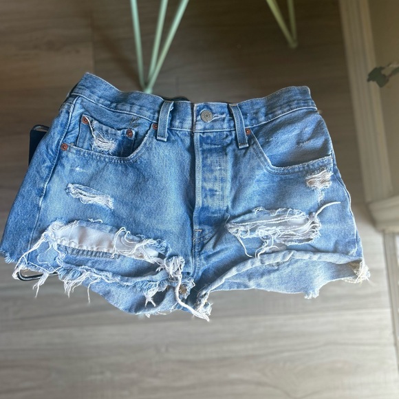 Women’s Levi 501 Shorts - Picture 4 of 4